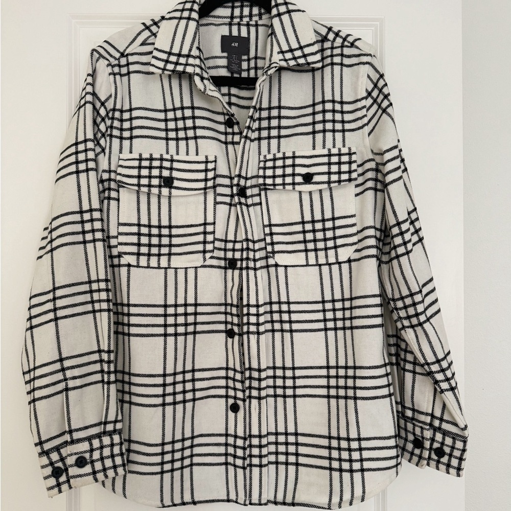 NEW H&M women’s beige & black weighted plaid flannel shirt jacket size small 4 6
